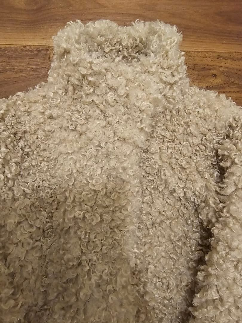 KBF フォルムボアジャケット　シープファーコート