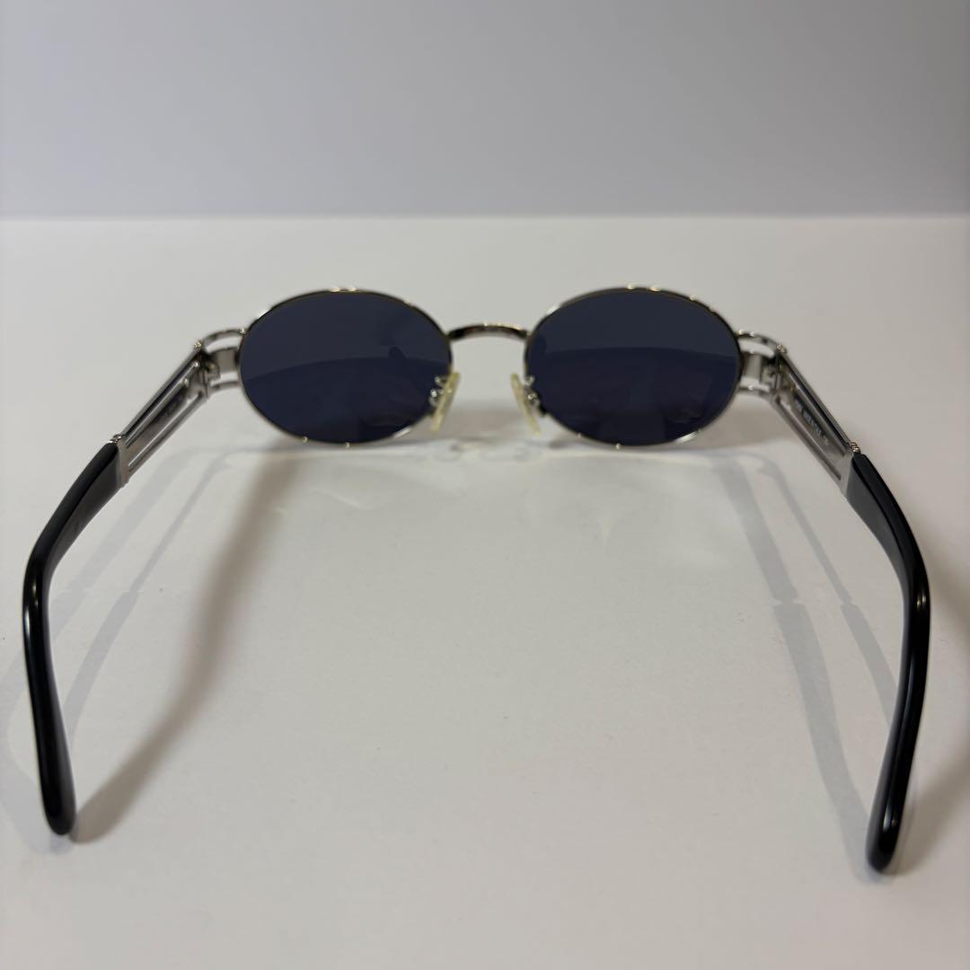 【美品】FENDI FS148 オーバル型 FFロゴサングラス メタルフレーム