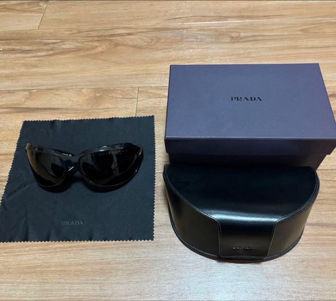 希少PRADA ブラック サングラス ケース付き