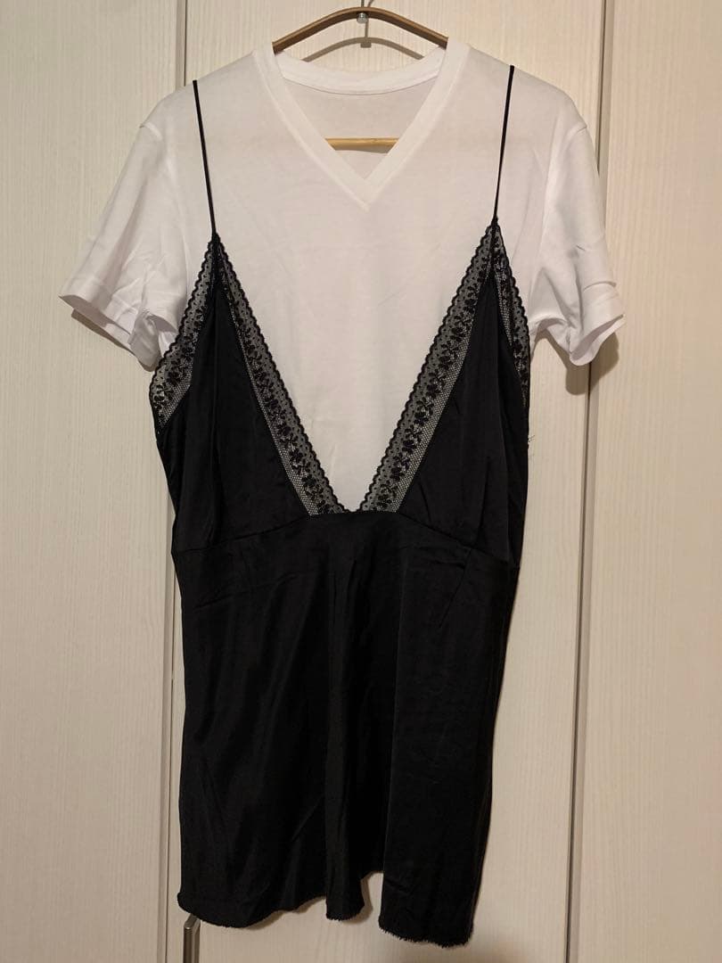 マルジェラMM6レース付きブラックキャミソールサテン黒ブラック