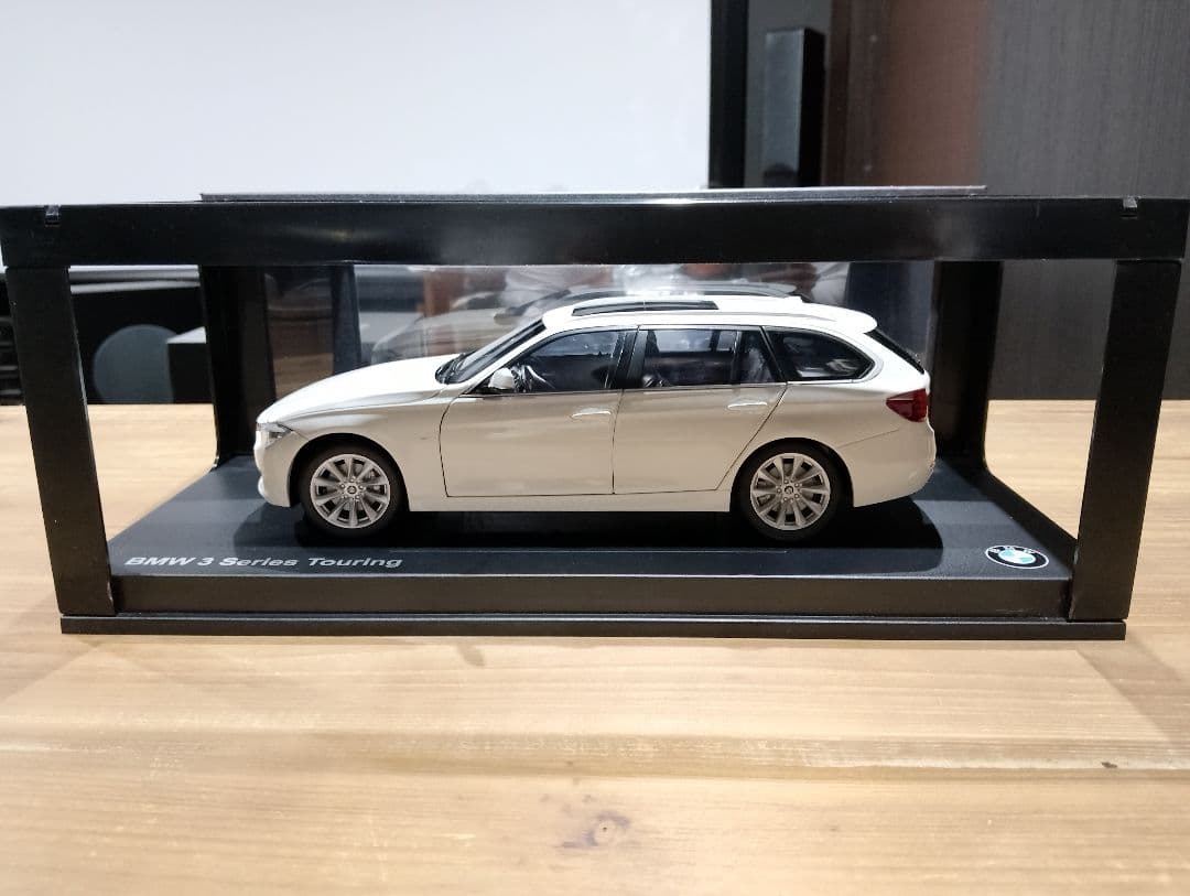 夢伝説　1/18  3シリーズ ツーリング F31ミニカー　ホワイト