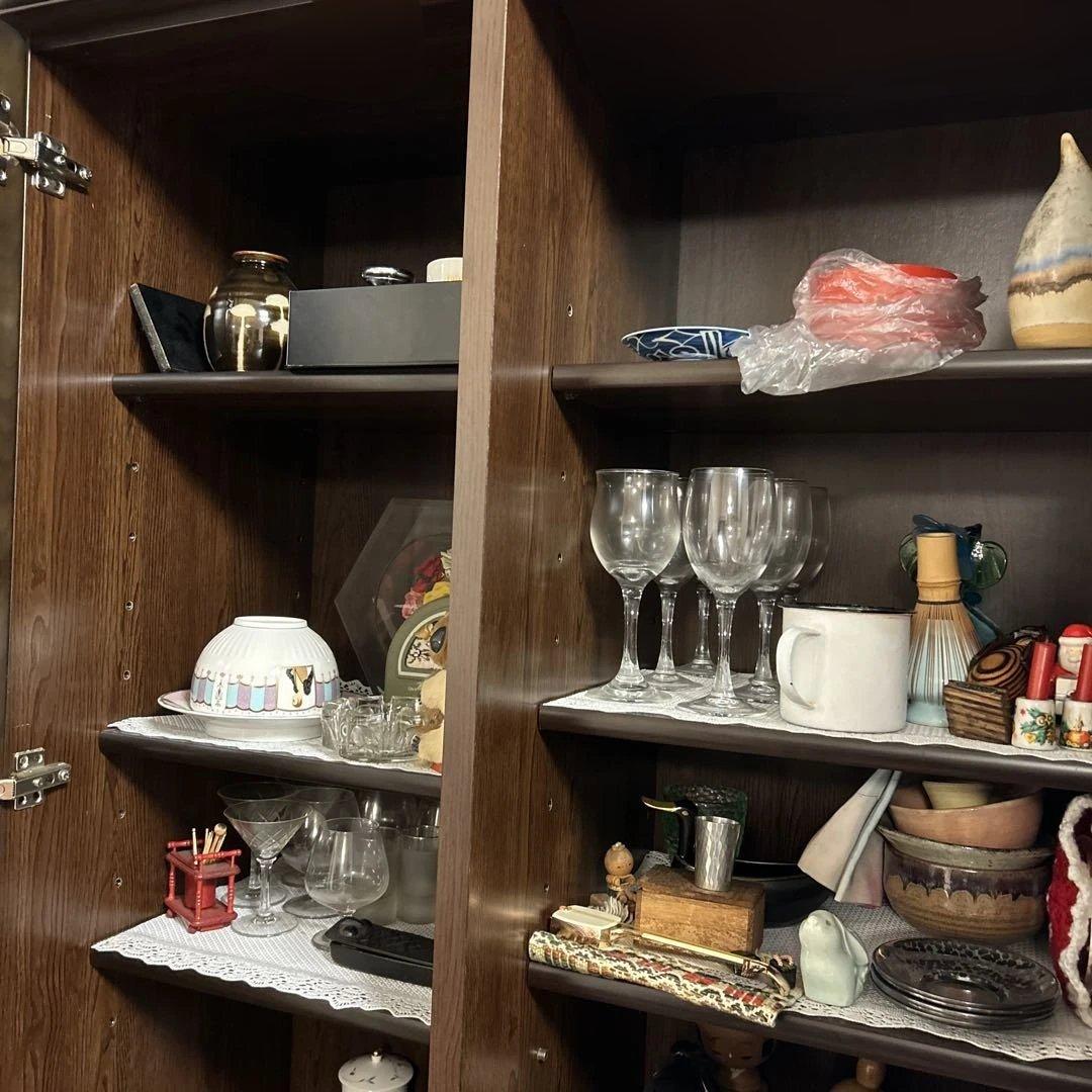 たのメル便発送　ダークブラウン クリア扉付 ディスプレイキャビネット　飾り棚