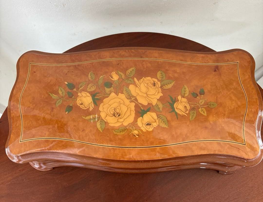 リュージュ　オルゴール　144弁　 白薔薇象嵌　共鳴箱　オルゴール療法 カノン