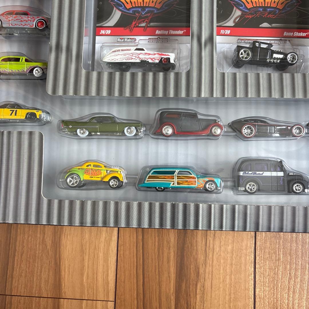 ミニカー HOT WHEELS REAL RIDERS GARAGE 30 CAR SET