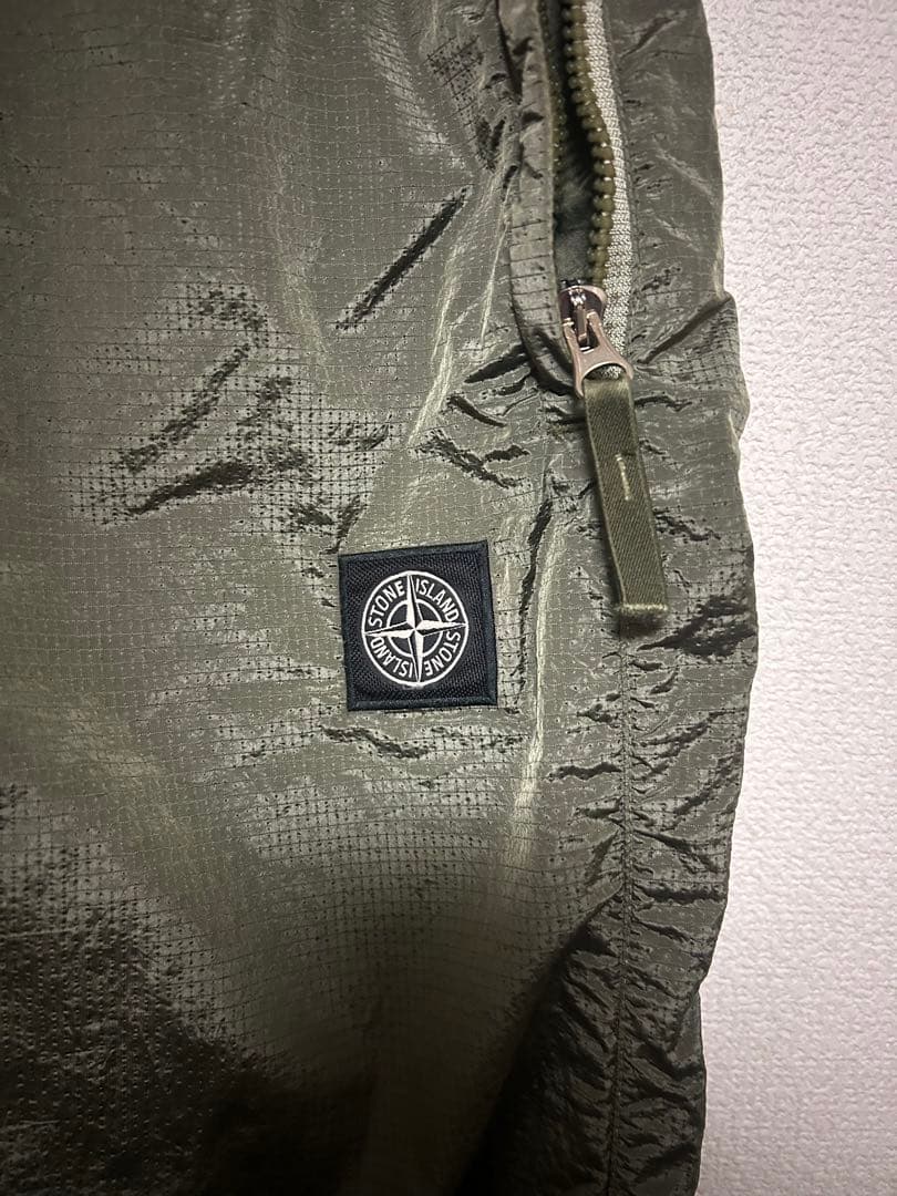 Stone  ストーンアイランド　メタルパンツ　カーキ　s グリーン