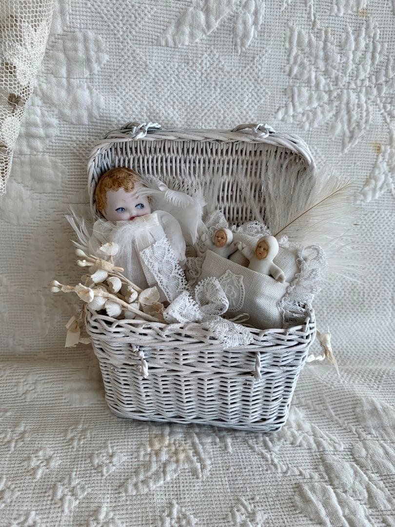 フランスビンテージ/アンティークパニエ＆スノーベビー＆Hertwigビスクドール