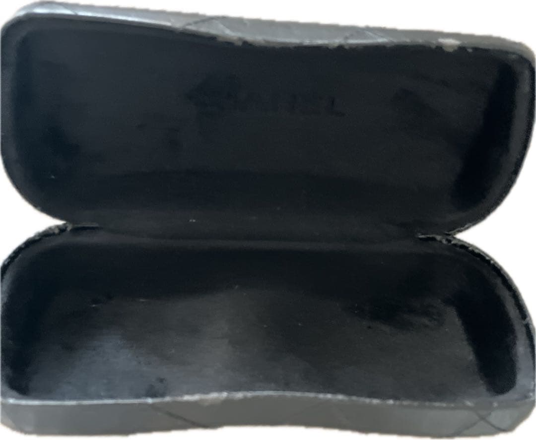 CHANEL ラウンド型サングラス ブラック×ホワイト