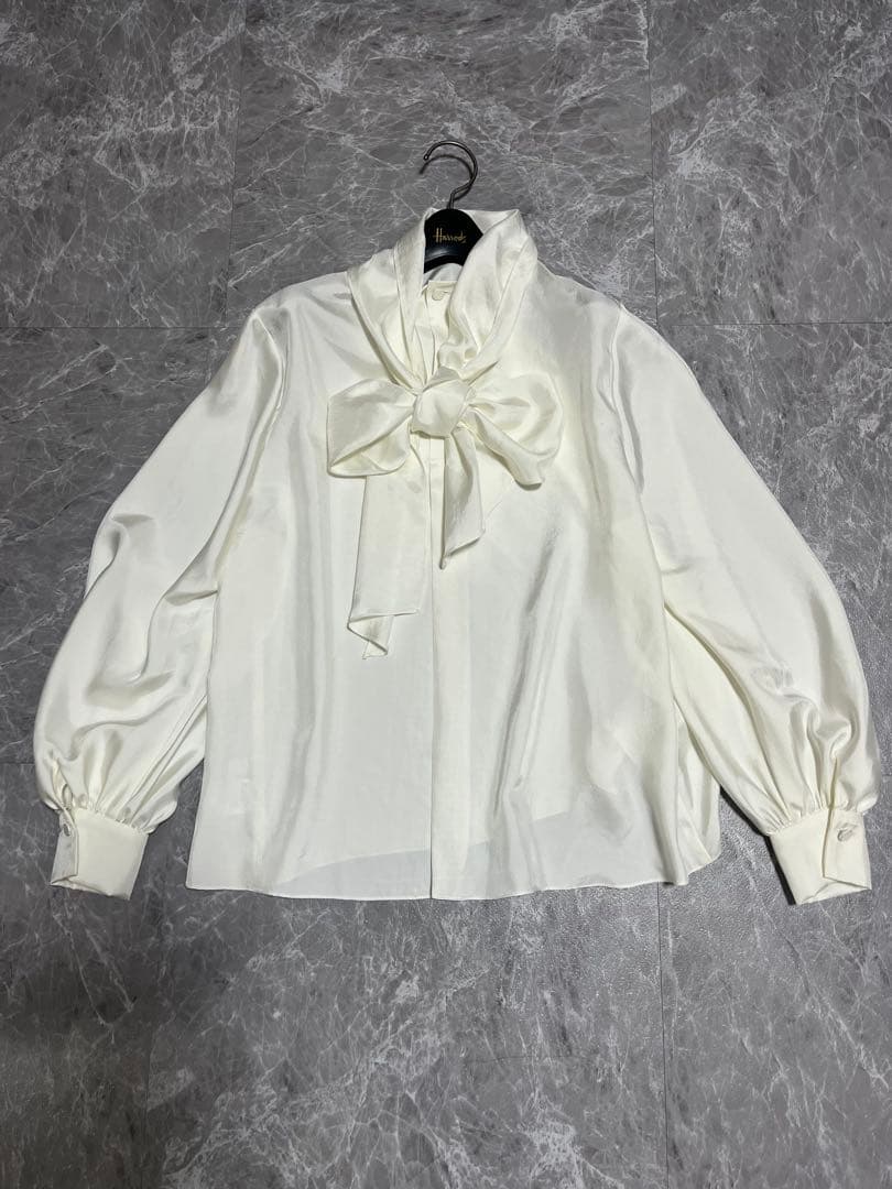 新品同様銀座マギーボウタイリボンボリュームスリーブブラウス