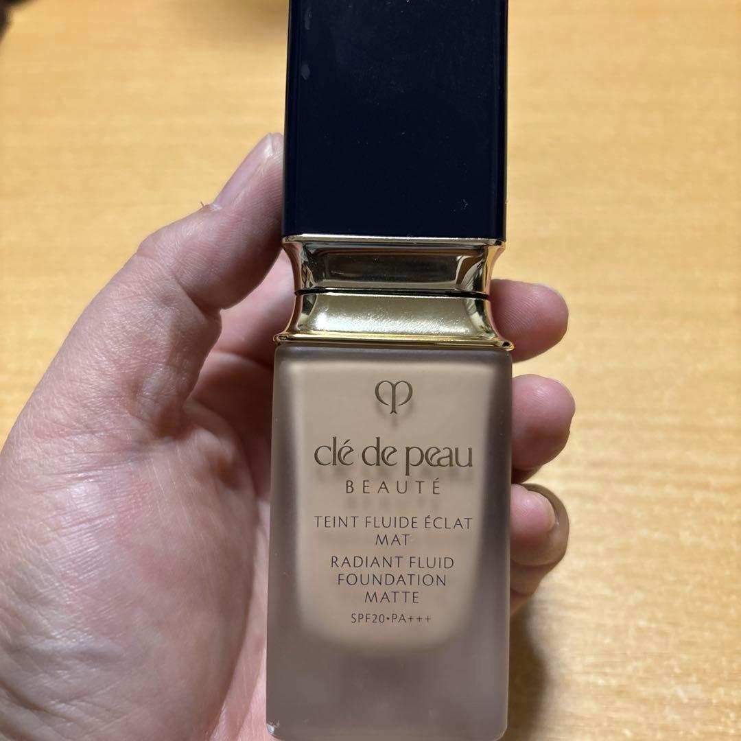 クレドポー　タンフリュイドエクラマット　オークル20