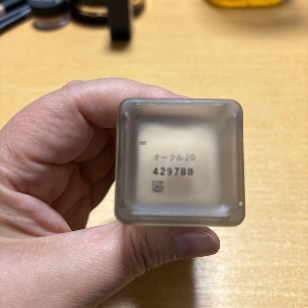 クレドポー　タンフリュイドエクラマット　オークル20