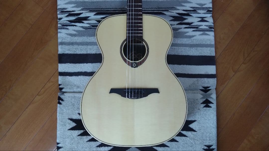 LAG Guitars TN70A　ナイロン弦仕様　ほぼ未使用です