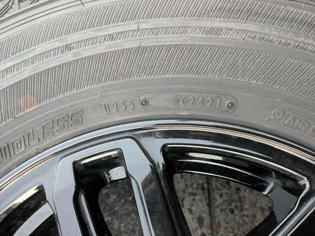 正月特価!!ハイエース使用 DOS 15インチホイールスタッドレスタイヤ①