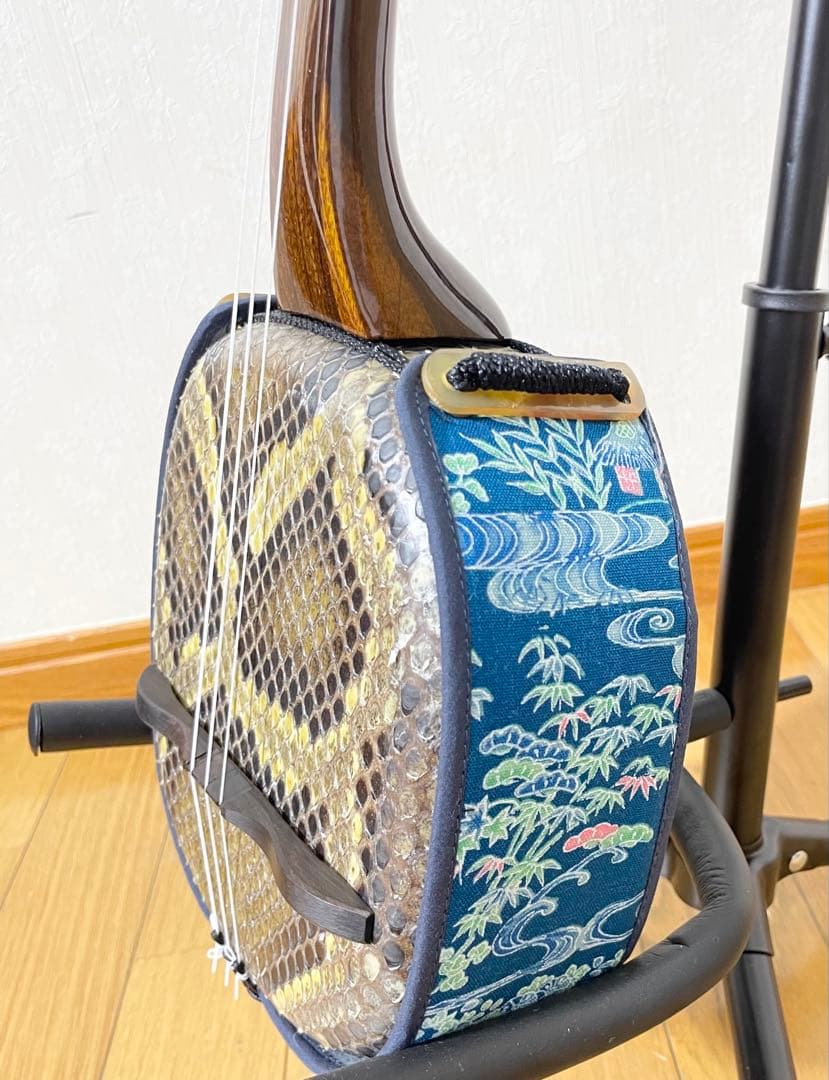 沖縄三線 本皮 極美品 蛇皮 和楽器 民謡 スンチーイエロー