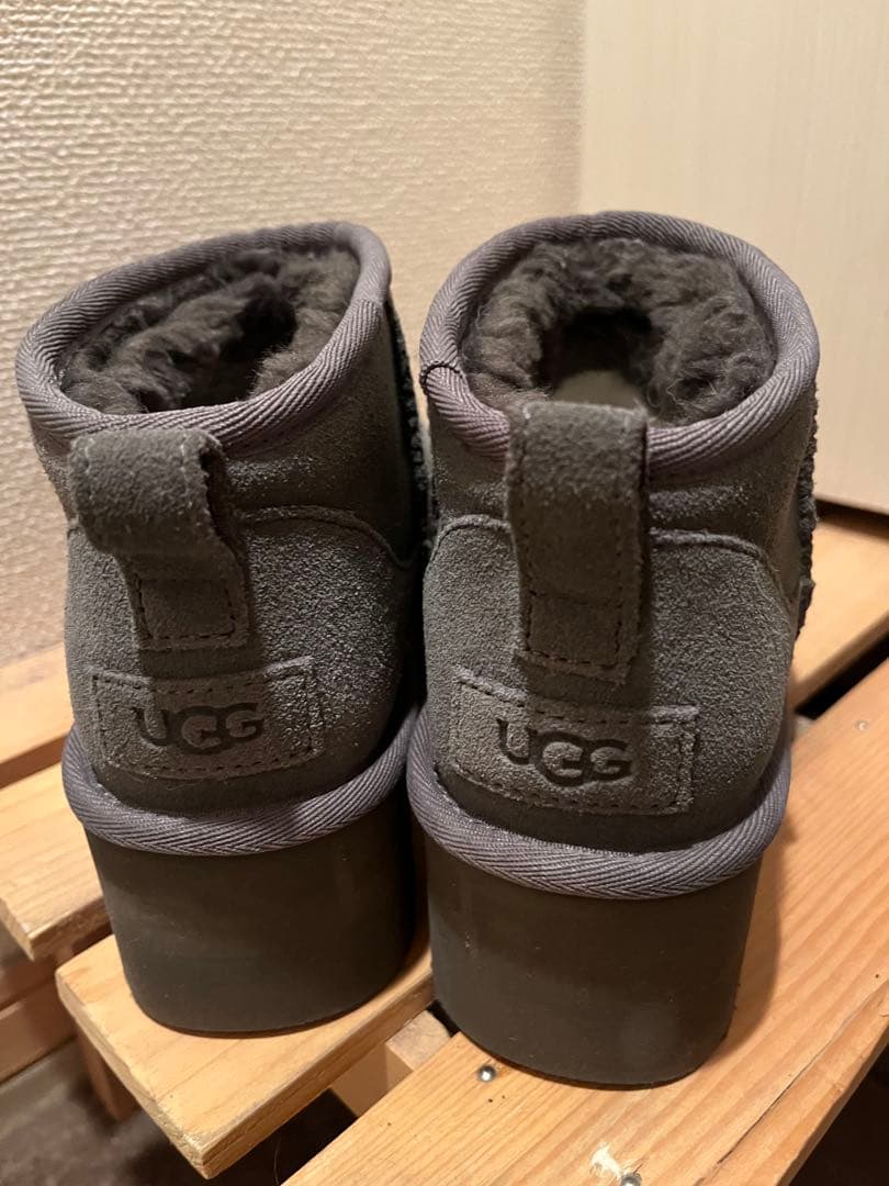 UGG クラシック ウルトラ ミニ プラットフォーム　期間限定‼️