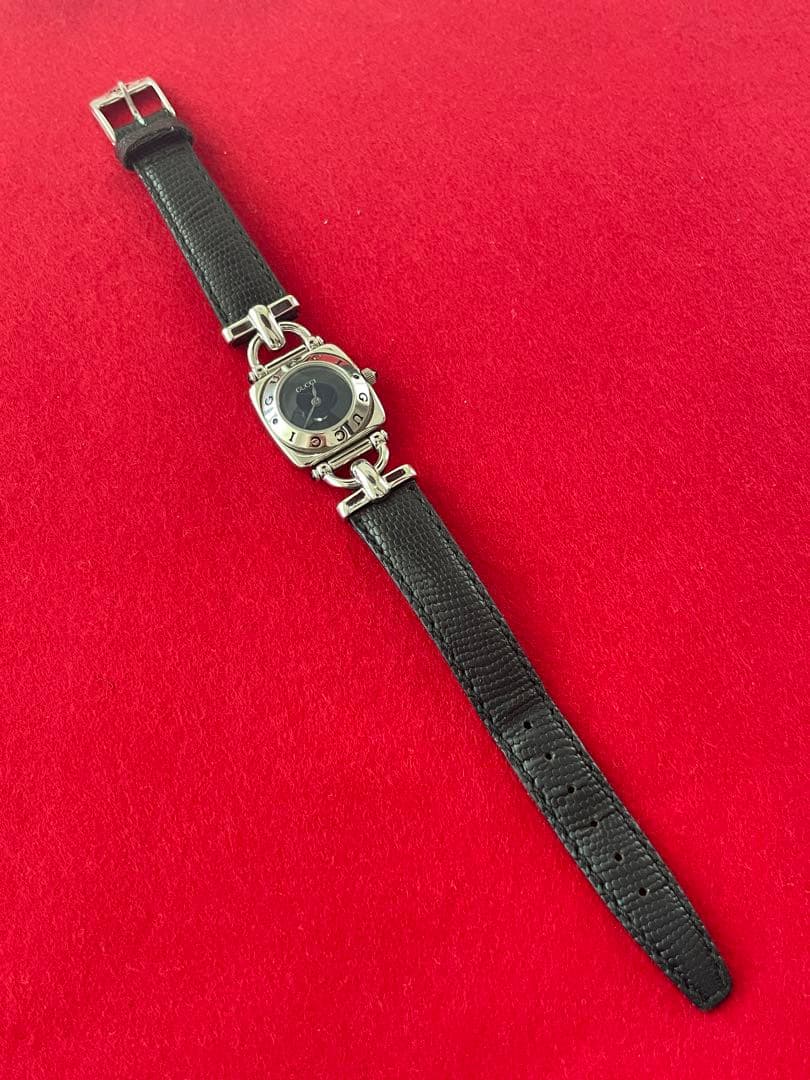 GUCCI クォーツ腕時計（6300L)シルバー/革ベルト:ブラックレザー