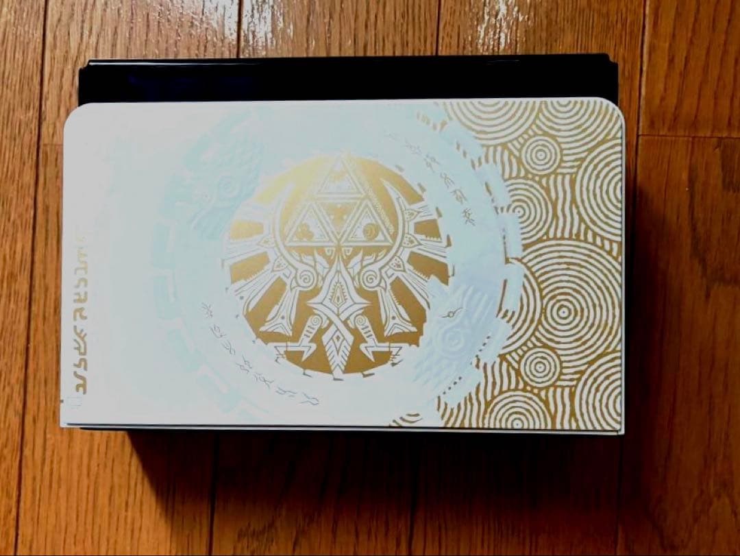 Nintendo Switch ゼルダの伝説特別版 本体　joy conなし