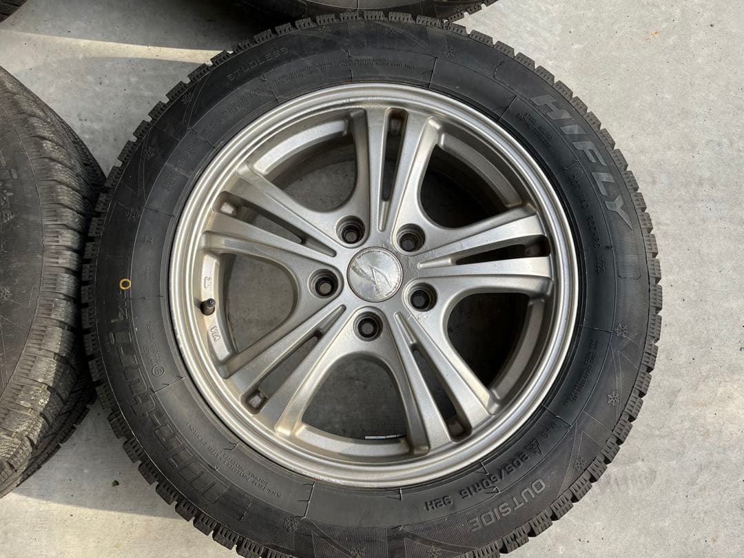 HIFLY 205/60R16 スタッドレス4本2023年製 トヨタ ノア