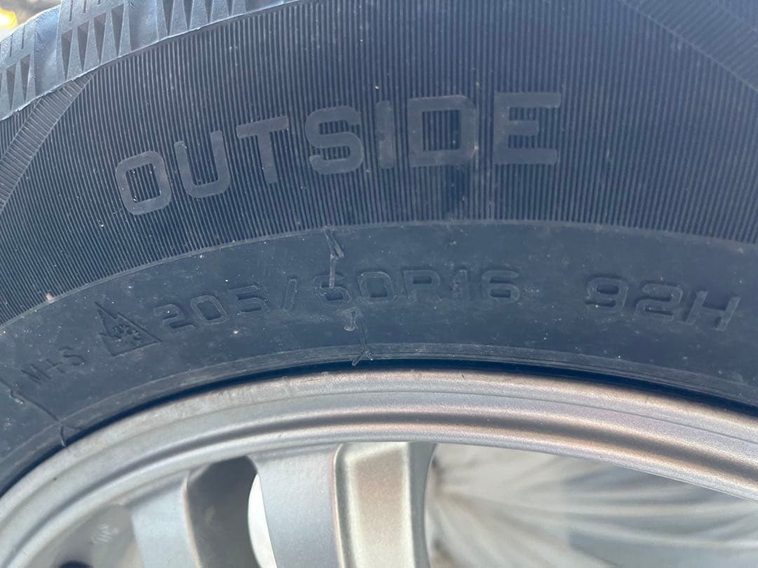 HIFLY 205/60R16 スタッドレス4本2023年製 トヨタ ノア