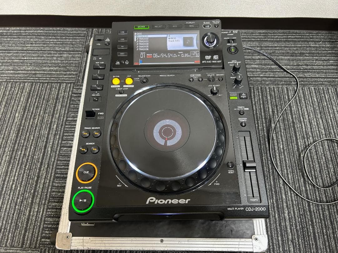 Pioneer CDJ-2000 (専用ケース付き) ②