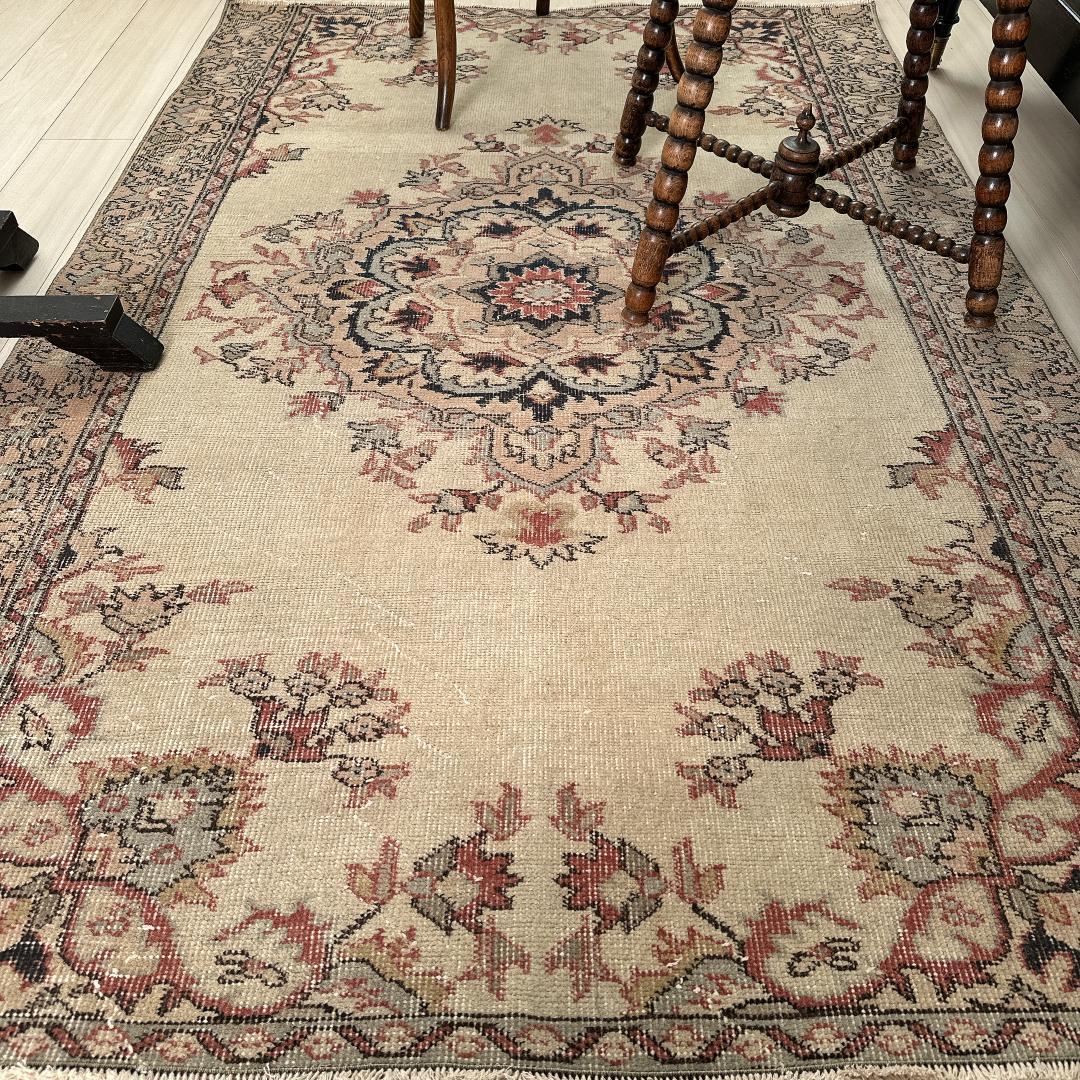 トルコ ヴィンテージラグ A104 レア ベージュ ピンク ブルー メダリオン