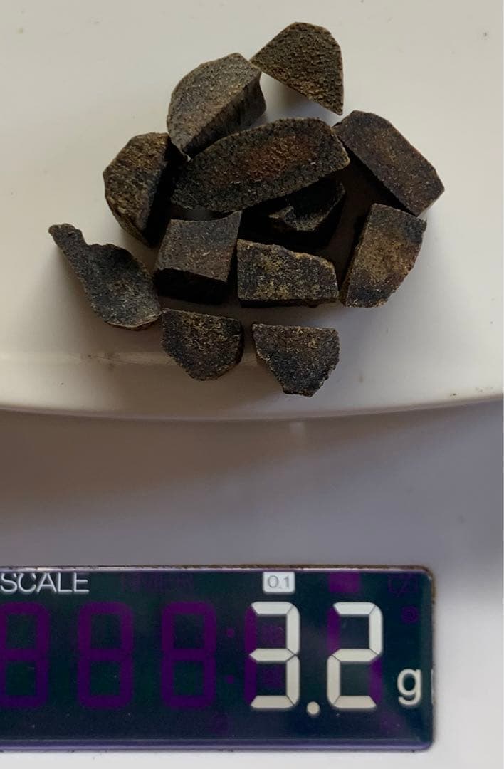 極上緑油伽羅 沈香原木 香木 重さ:3.2g(本物証明)