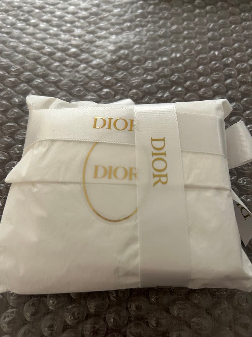 DIOR ノベルティプラチナ会員限定バースデーギフト　リップグロウ＆ ルボーム