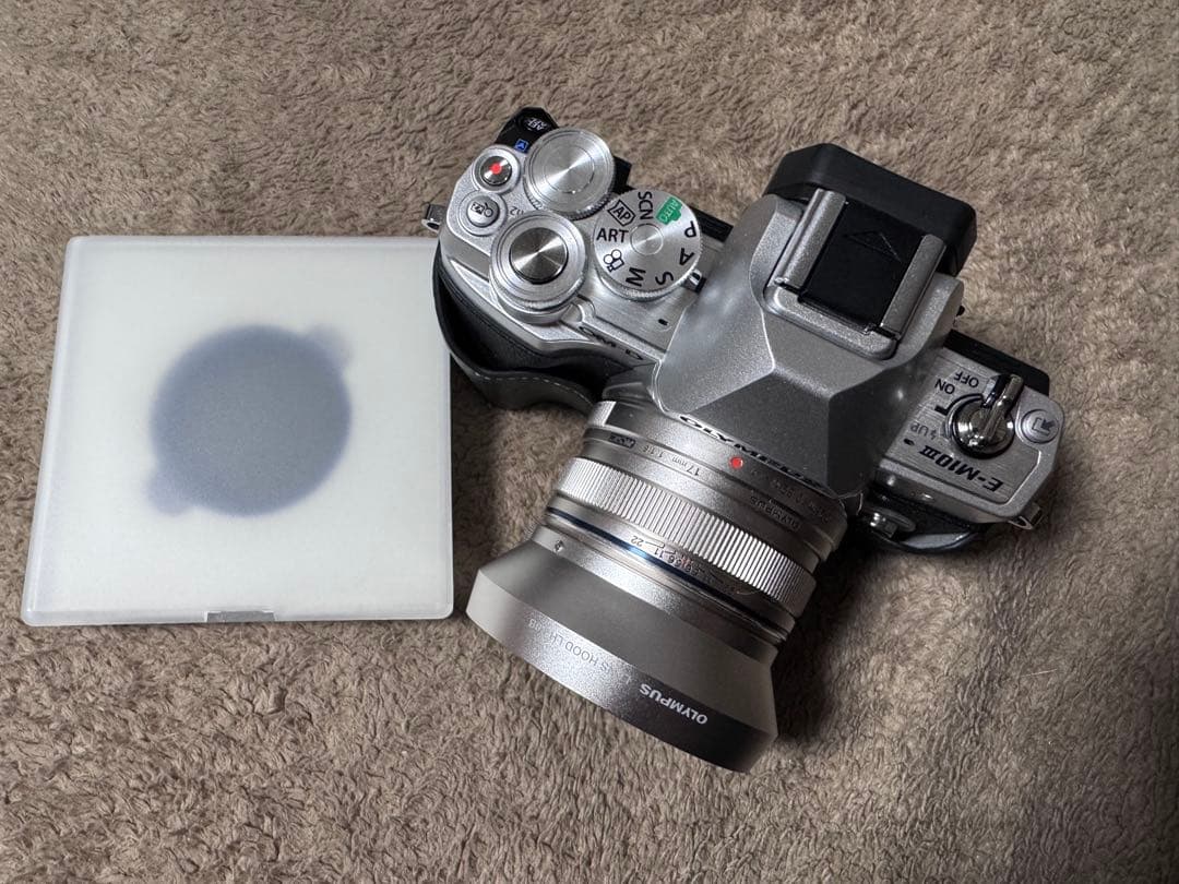 【週末値引】OLYMPUS OM-D E-M10 markⅢ レンズ付き［箱有］