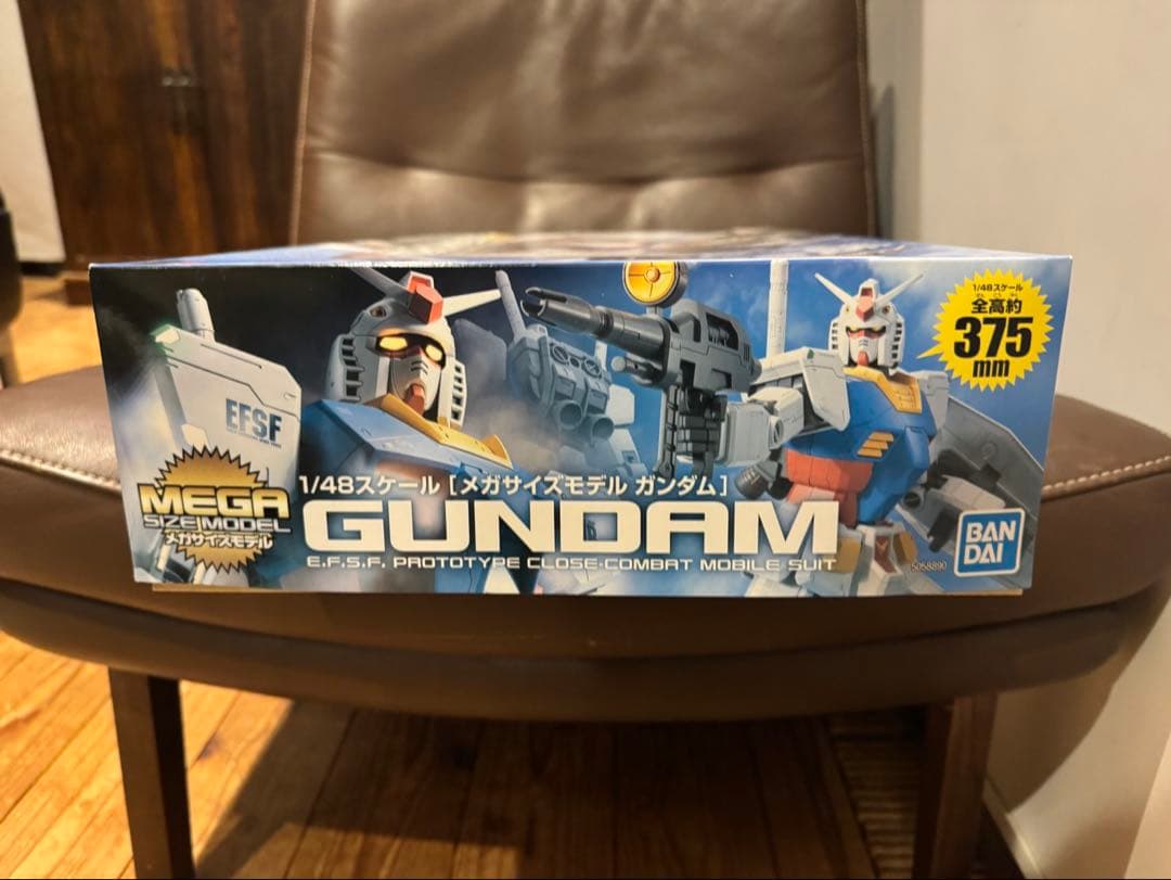 BANDAI GUNDAM 1/48 MEGAサイズプラモデル