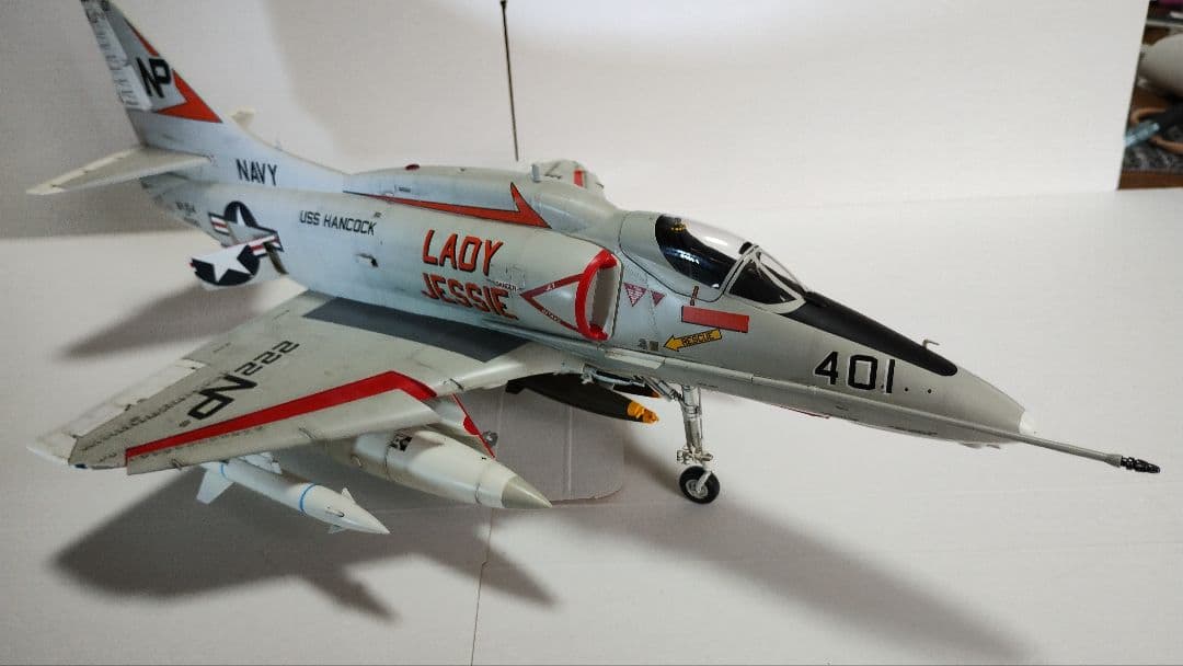 プラモデル完成機　1/32　A-4E/Fスカイホーク