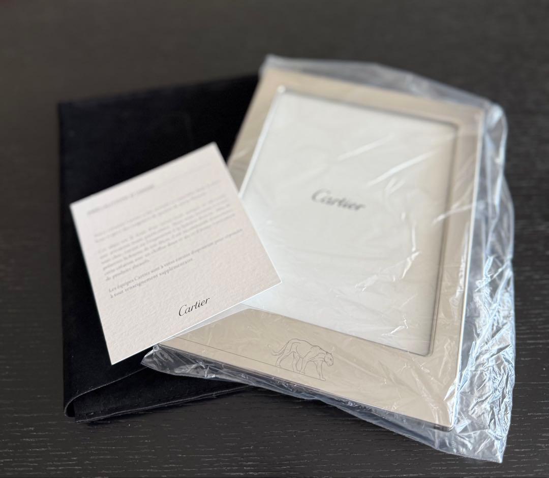 Cartier シルバー写真額縁 トラの彫刻付き