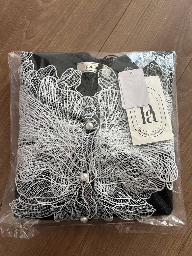 【2/2 2時間限定価格】【poláura】ポローラ　レースフリルカーディガン