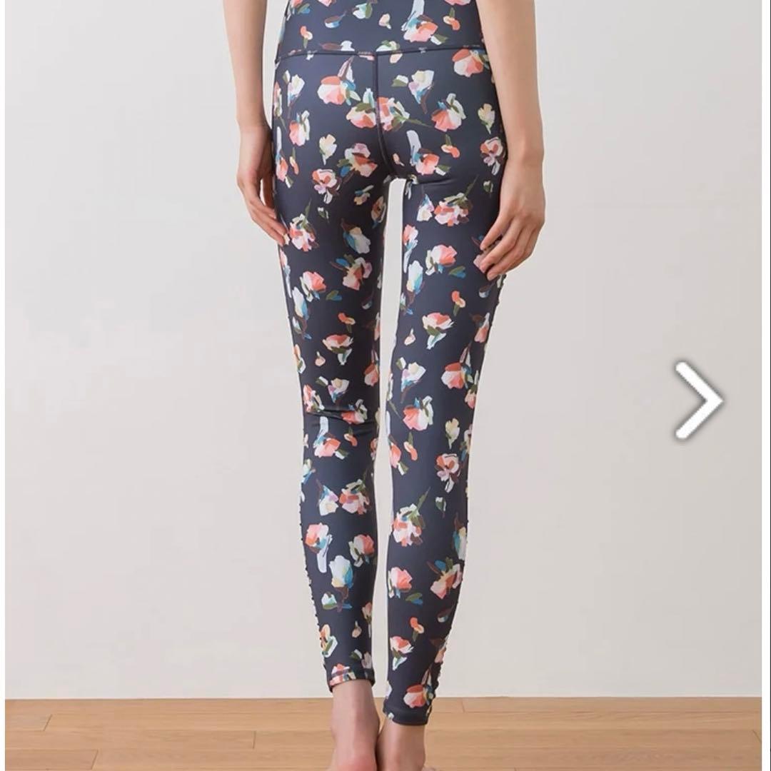 SUKALA ローズプリントレギンス　ブラック　Mサイズ