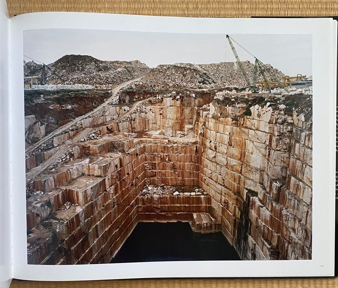 QUARRIES EDWARD BURTYNSKY 洋書　写真集