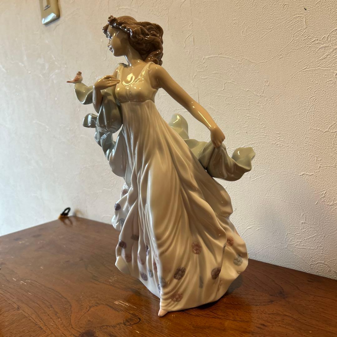 リヤドロ人形　夏のセレナーデ