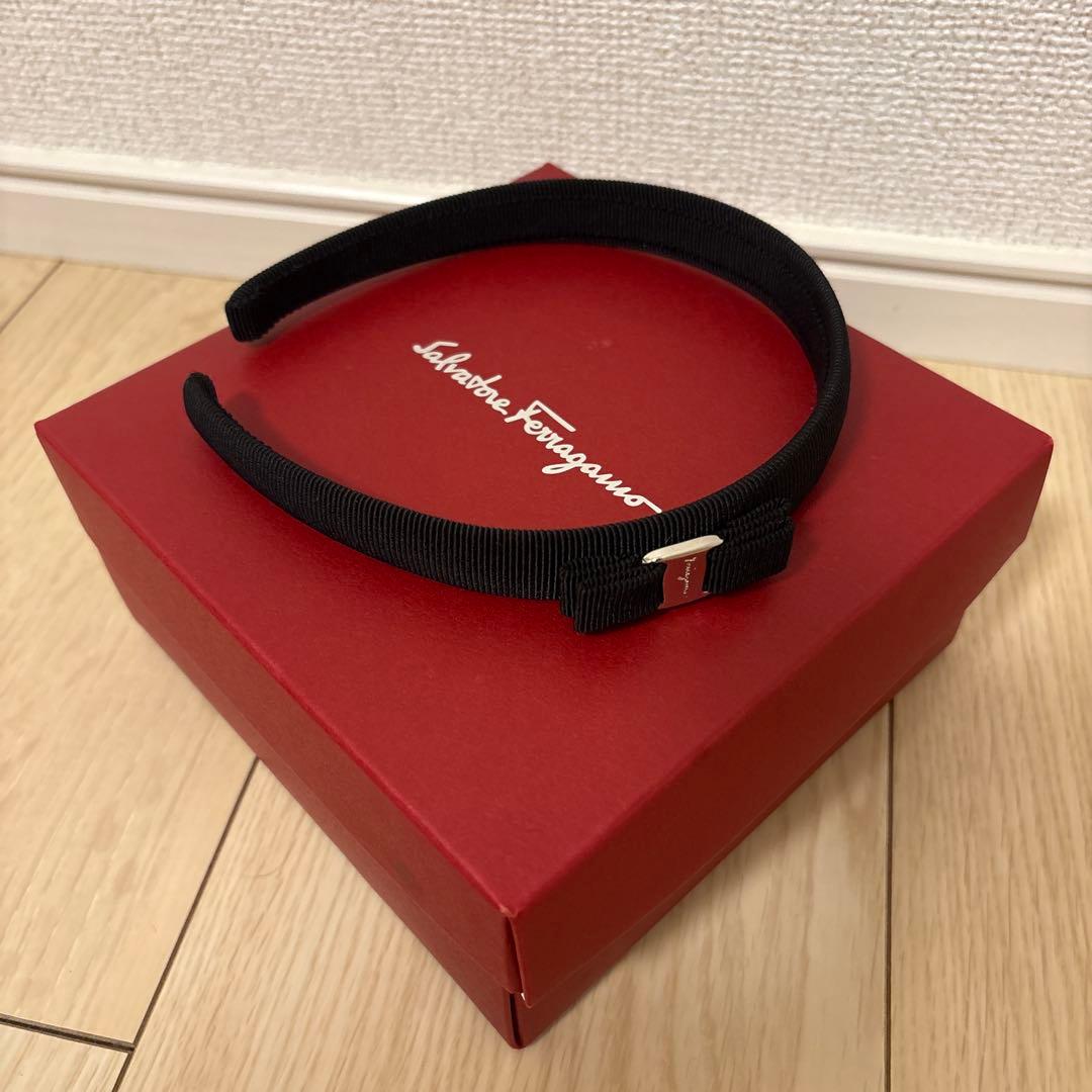 Salvatore Ferragamo ブラック　カチューシャ