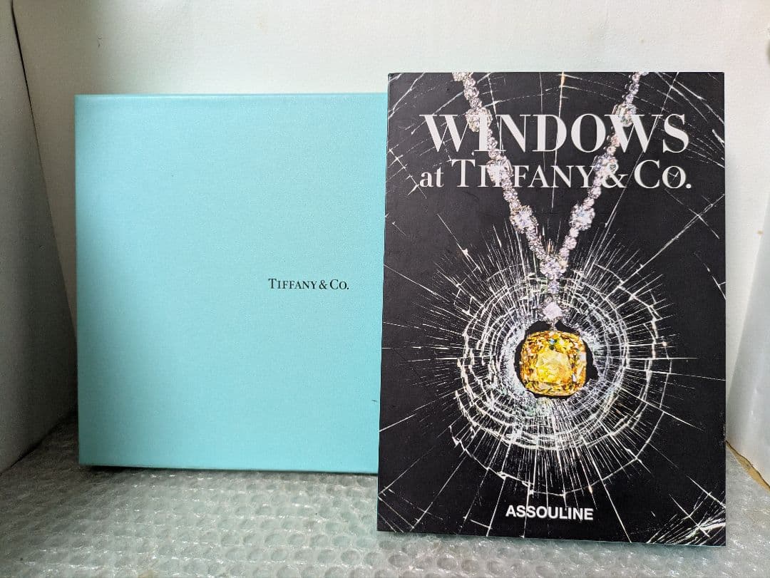 Windows at Tiffany & Co. 書籍