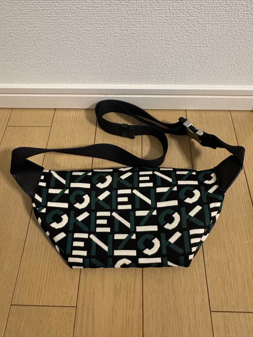 【美品】KENZO ボディバック 黒×緑×白