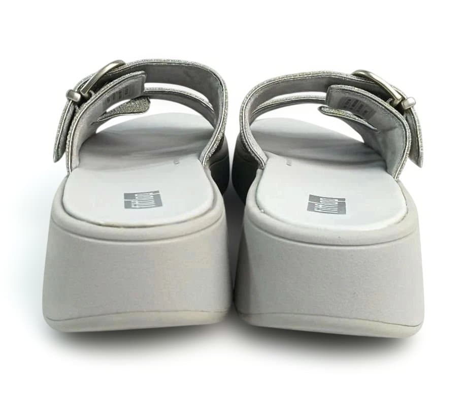 新品フイットフロップfitflopレディースサンダル24cm　訳有り品です。