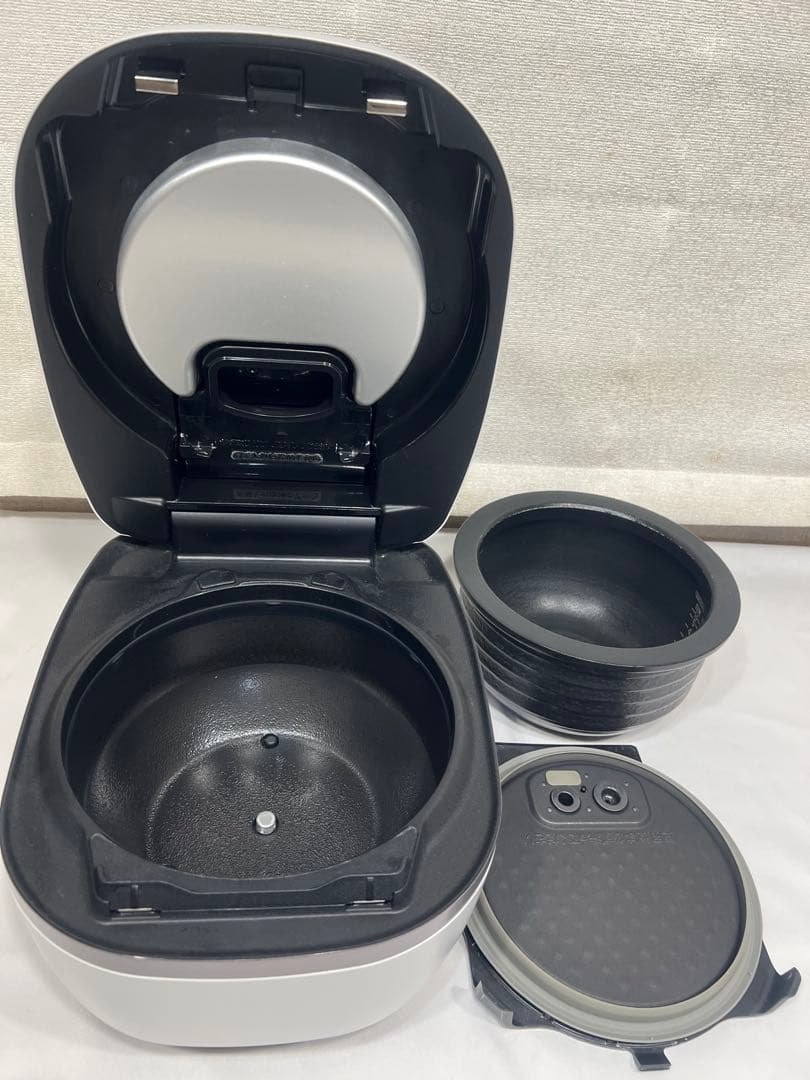 TIGER 炊飯器 JPC-A100 ブラック/シルバータッチスクリーン。