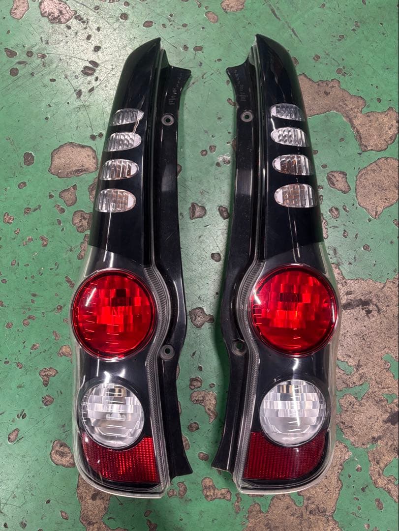 L275Sミラカスタム　テールランプ 左右セット