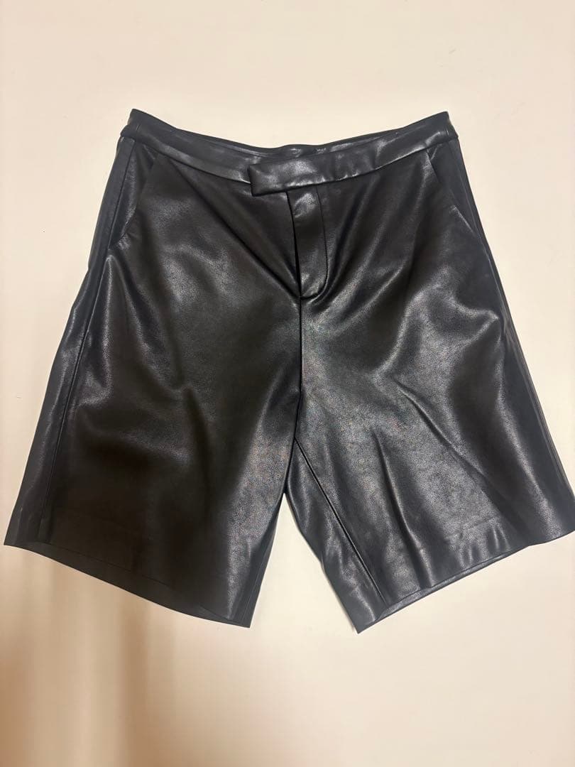 【お値下中】oksoon オクスン フェイクレザーハーフパンツ