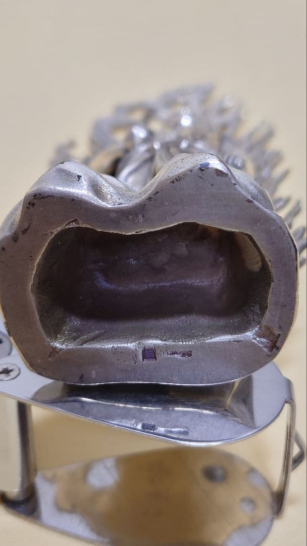 銀製　不動明王像　秀雲銘　279g