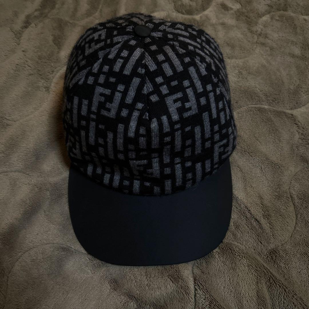 FENDI キャップ　ブラック