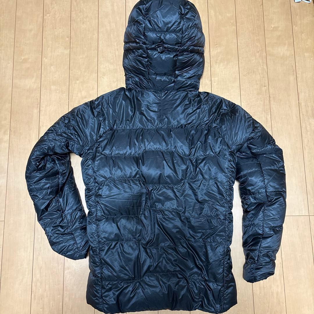 カメット ダウン フーディ