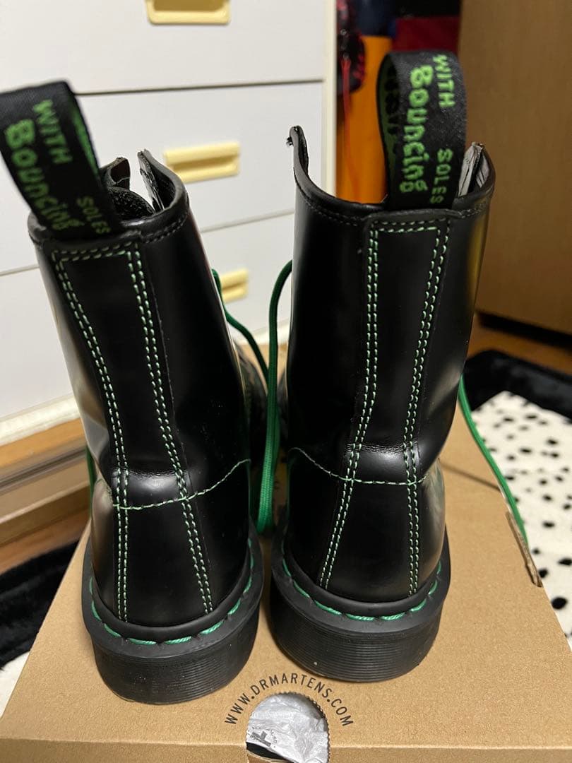 ドクターマーチン　8ホール　グリーンステッチ