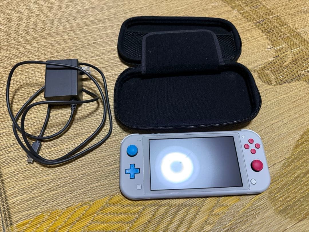 Nintendo Switch Lite ザシアン・ザマゼンタ　モデル