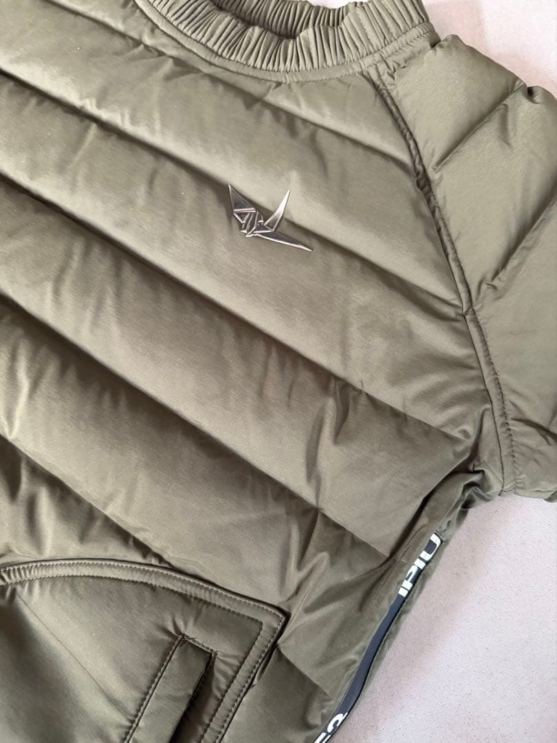 ウノピュウノウグァレトレ　未使用レディース　ダウンセットアップ