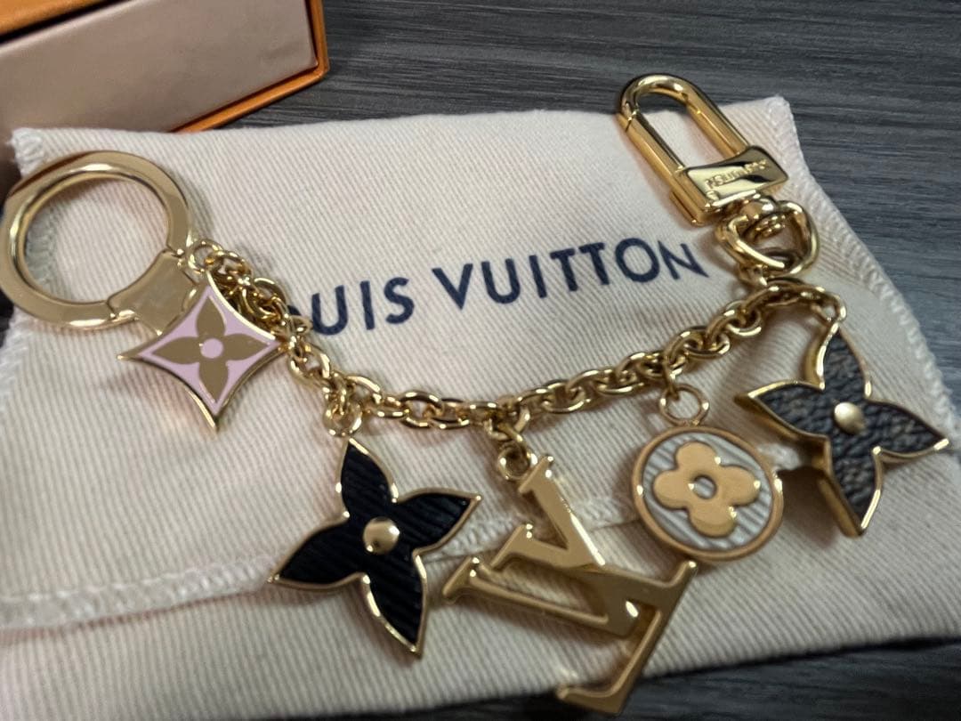 LOUIS VUITTON バックチャーム