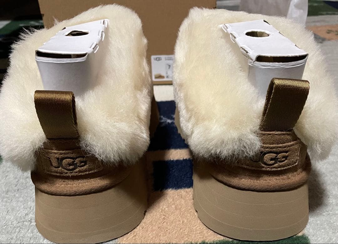 UGG タゼル