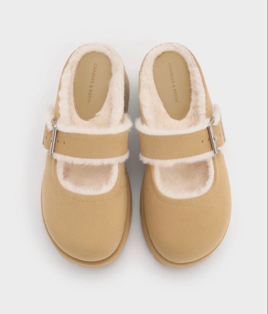 Bergen ベルゲン テクスチャーファートリムバックルプラットフォームミュール